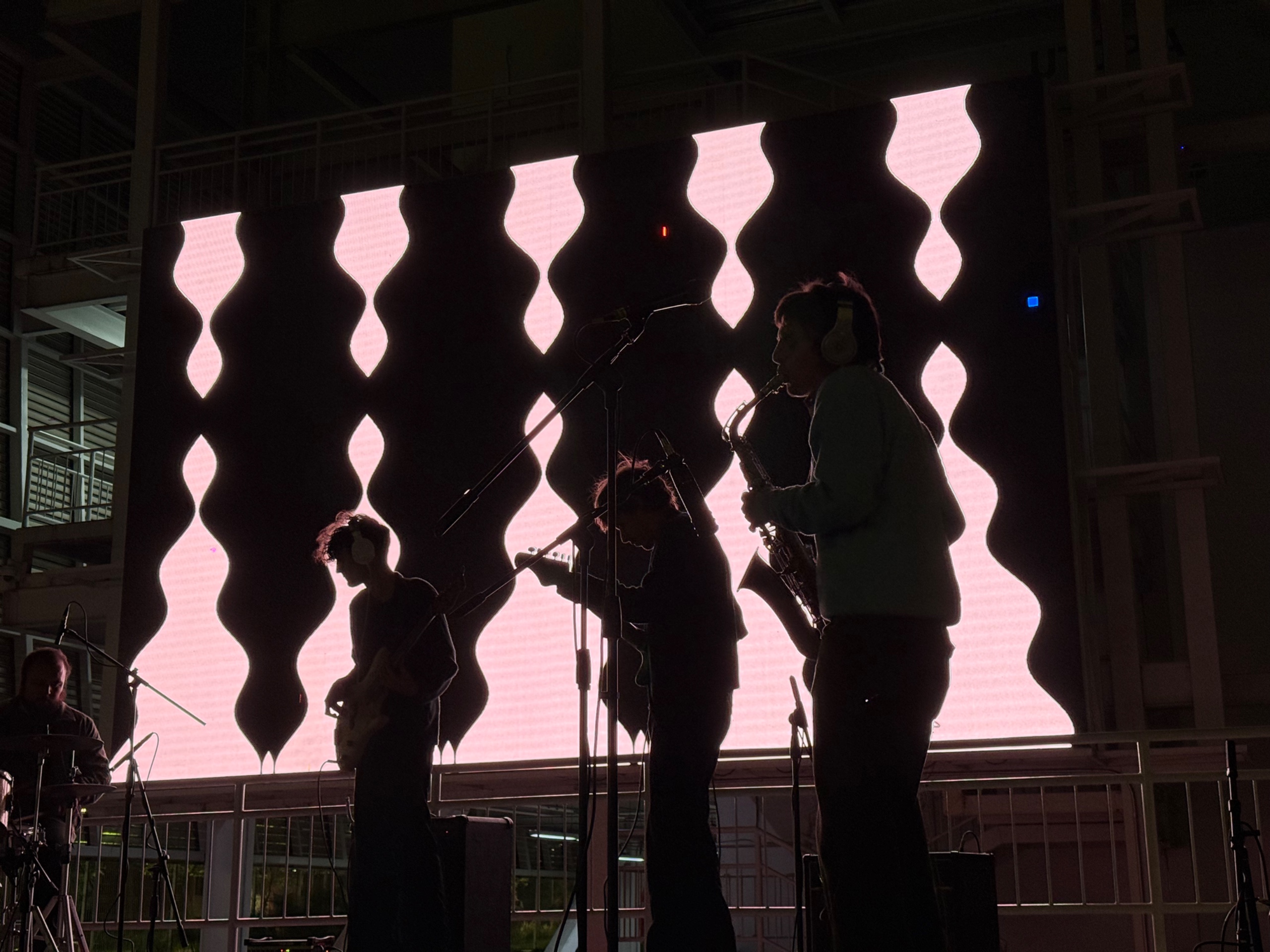 Diles Que No Me Maten desde el Barco Utopía