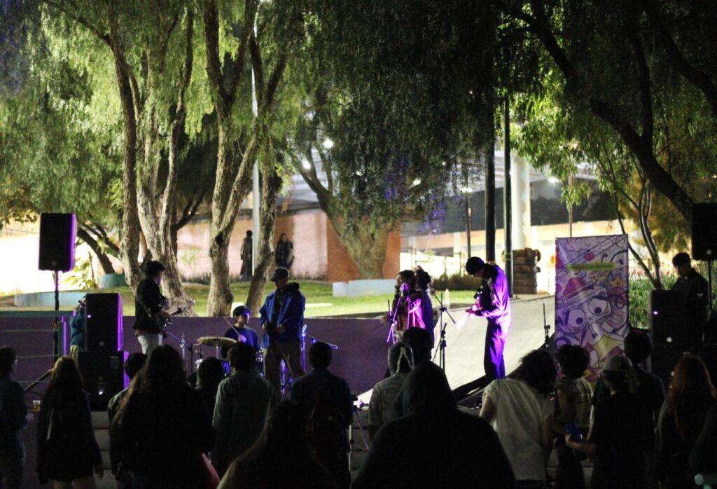 PHOTO-2025-12-22-18-04-57